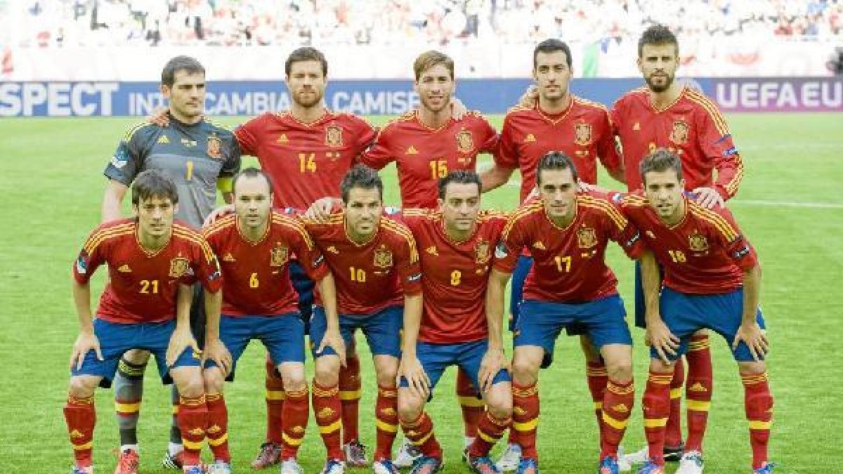 Xabi, Silva, Iniesta, Cesc y Xavi, en una alineación de España en la Eurocopa 2012.