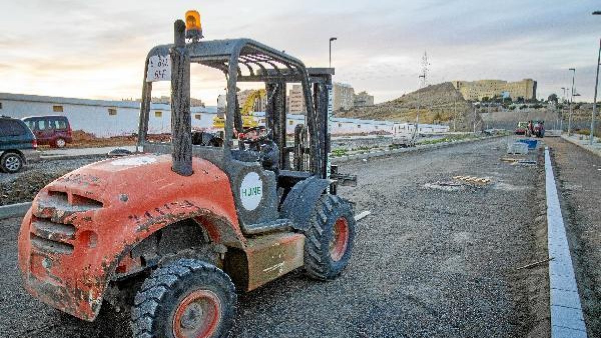Urbanización de la zona comercial.