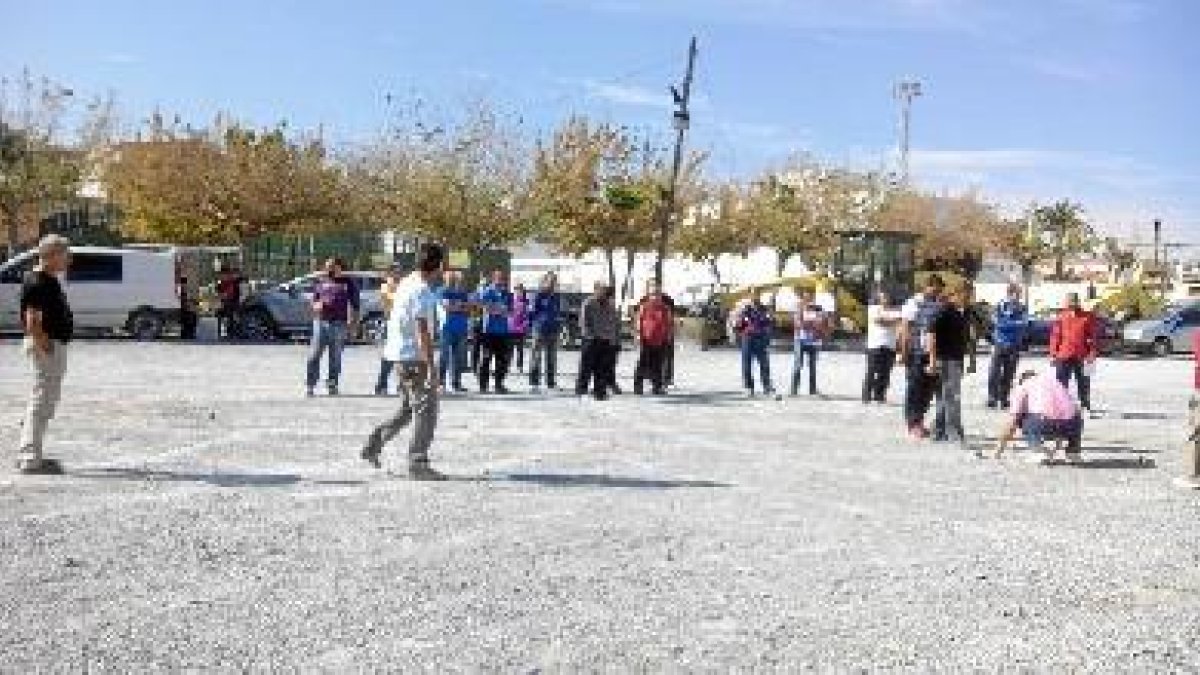 Jugadores participando en la actividad programada por la Diputación Provincial.