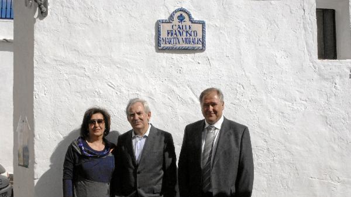 Una calle y el salón cultural de Almegíjar lucen el nombre del humorista.