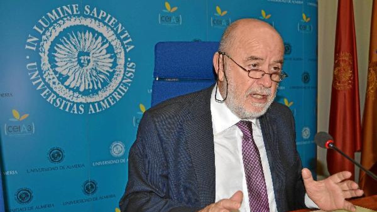 Imagen de archivo del rector de la UAL, Pedro Molina.