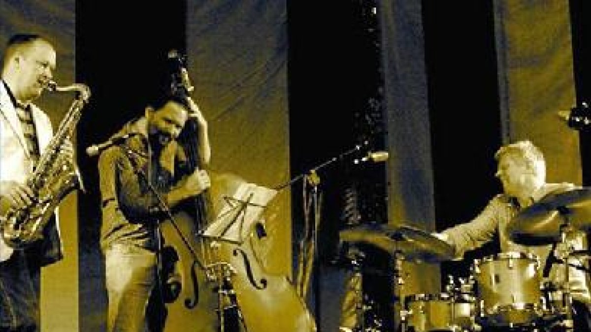 El cartel reúne a artistas mundialmente conocidos y a músicos locales de consagrada trayectoria.