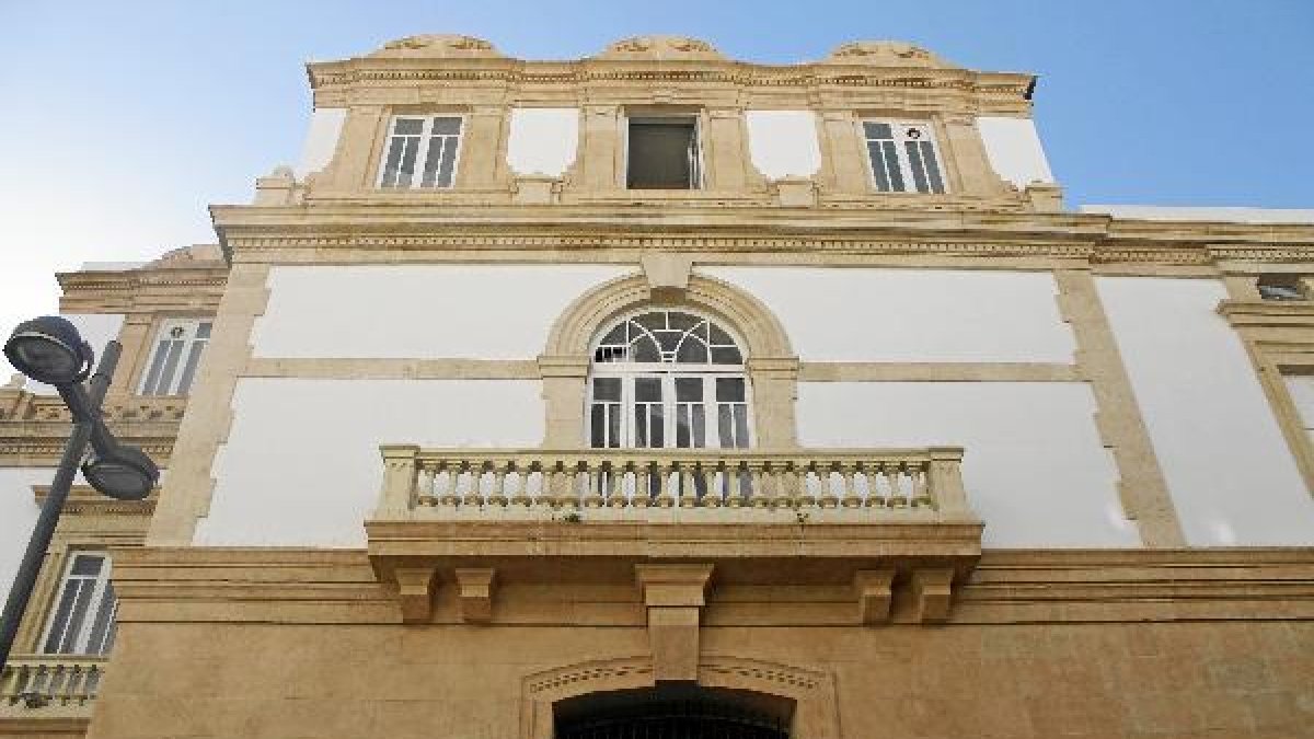 Fachada del Teatro Cervantes