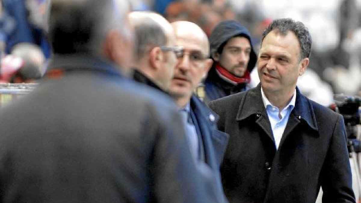 Caparrós sigue fiel a su filosofía del todo por sumar en Primera.