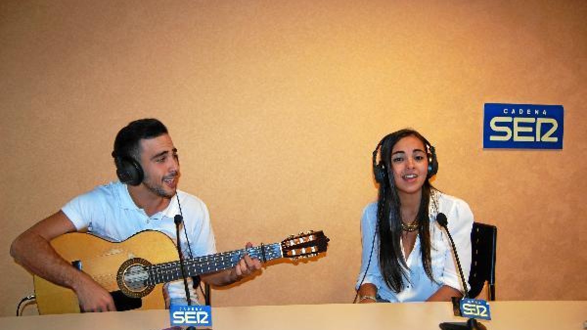 Laura & Roli en los estudios de SER Almería, ayer.