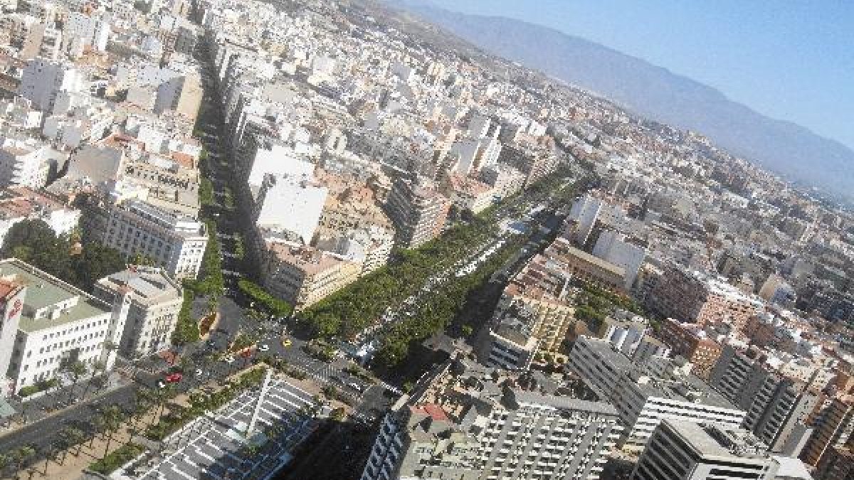 Vista aérea de la Rambla y el Paseo de Almería