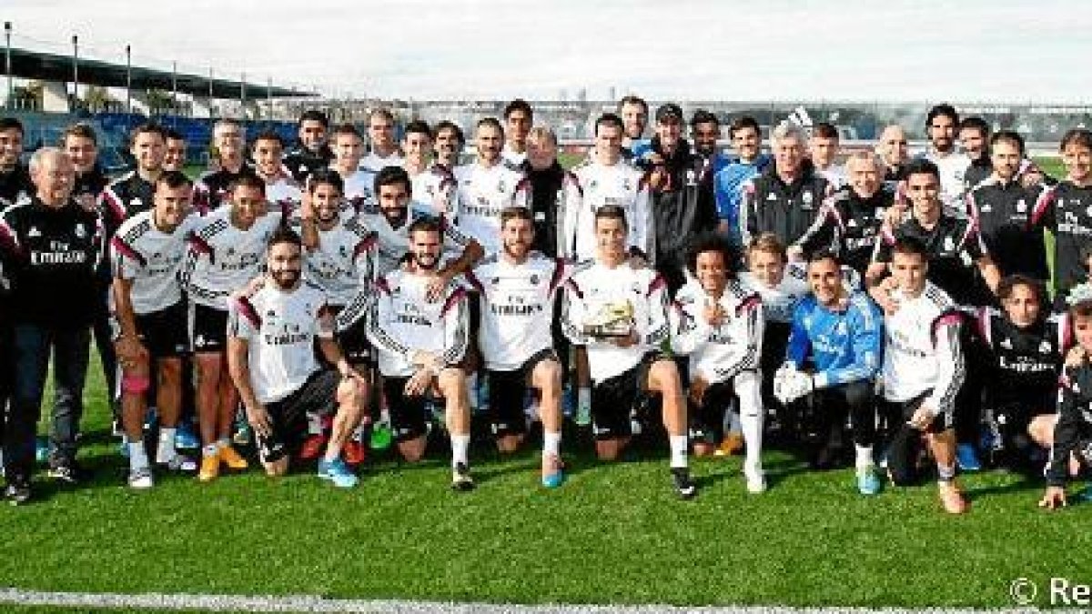 Foto de familia de con Cristiano compartiendo su último galardón.
