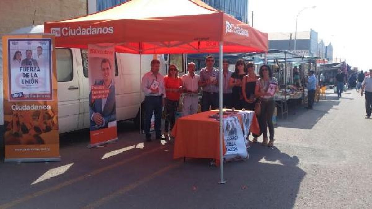 Carpa informativa de Ciudadanos.