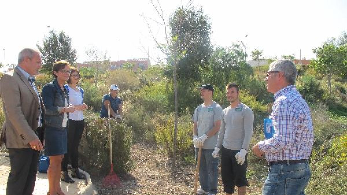Adriana Valverde y Juan José López, ayer en la visita.