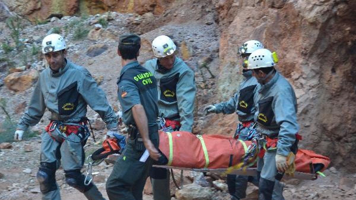 Rescate del cadáver por parte de la Guardia Civil