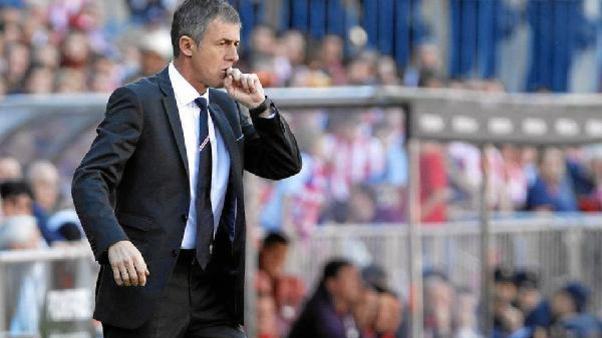 Lucas Alcaraz sabe lo que se juega su equipo frente al Almería.