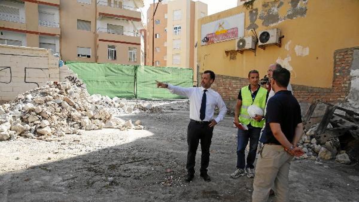 Visita de Pablo Venzal a las obras de Plaza Carabineros