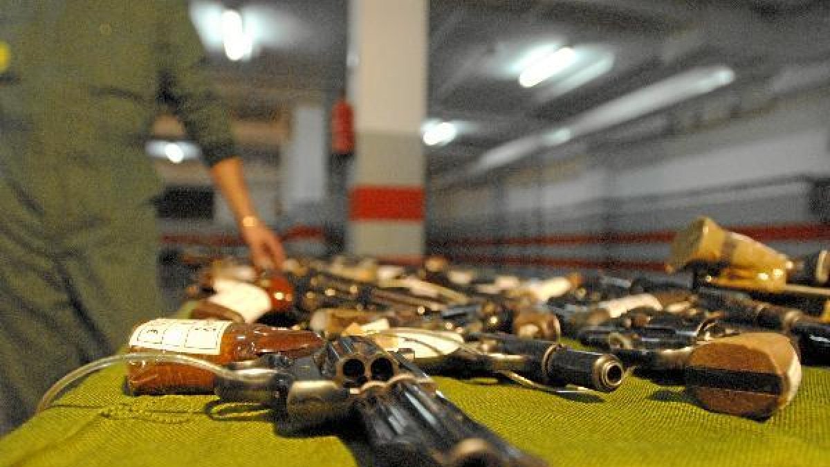 armas en la Comandancia de la Guardia Civil