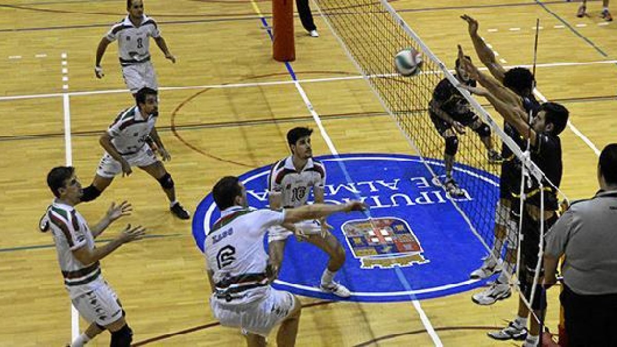 Almeida en el amistoso frente a Cajasol.