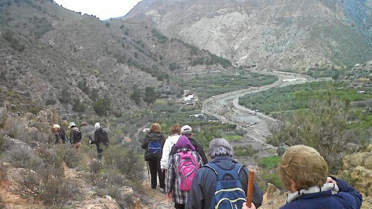 Unos 50 almerienses disfrutaron de unos parajes idílicos.