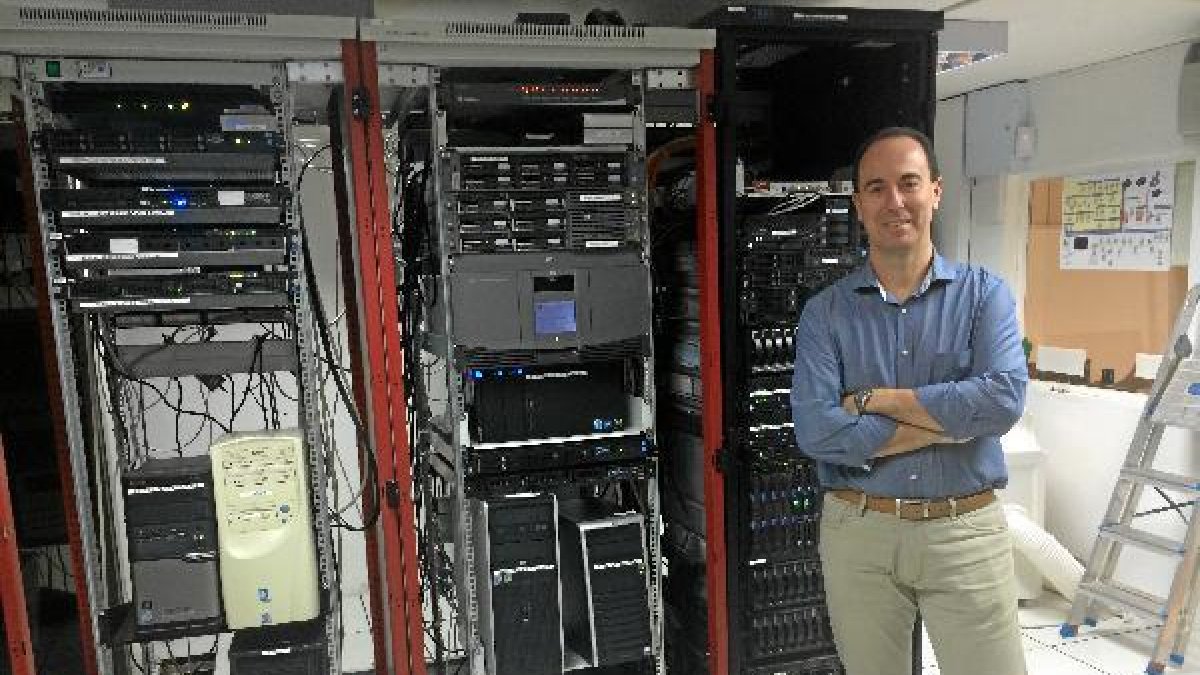 José Luis Estrella en la central de datos de Hispatec