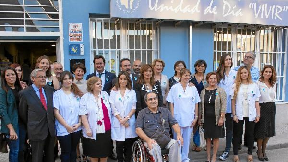 Foto de familia durante la inauguración