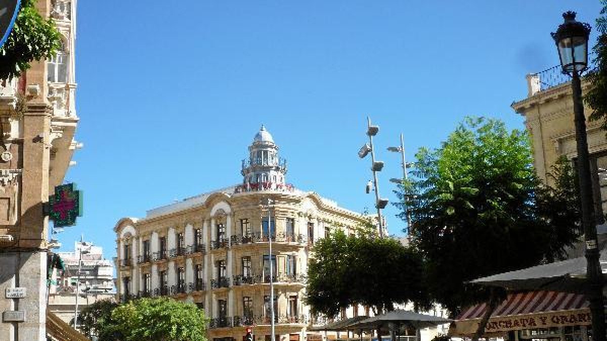 La zona de la Puerta de Purchena de la capital, en pleno centro de Almería, también está sufriendo s