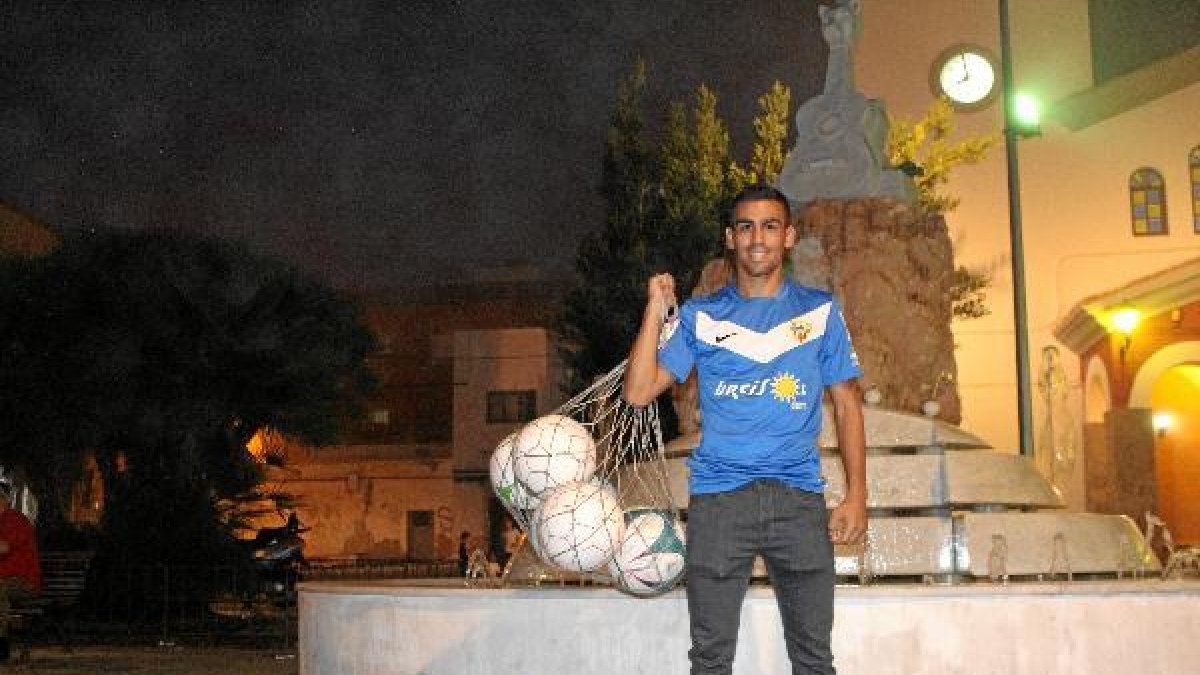 Dani Romera, en la plaza de La Cañada.