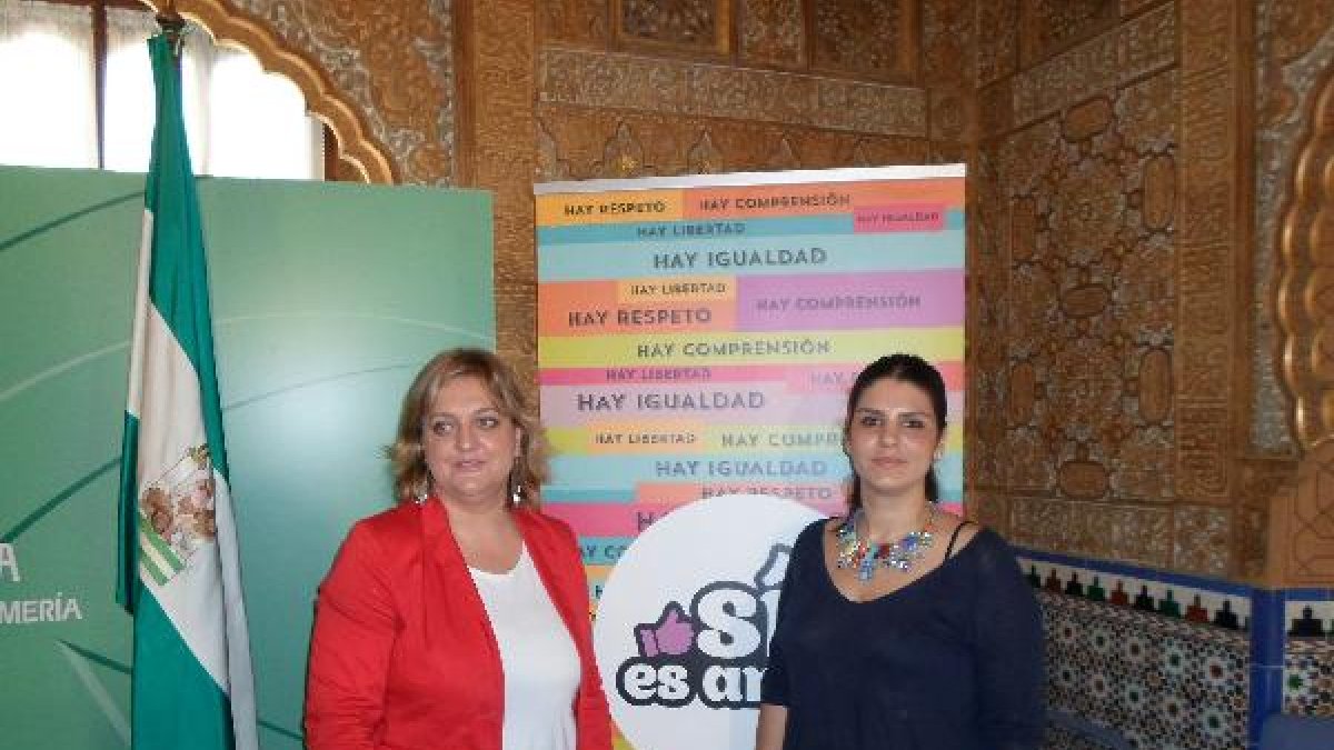 Las coordinadoras del IAM, Francisca Serrano, y del IAJ, Noemí Cruz
