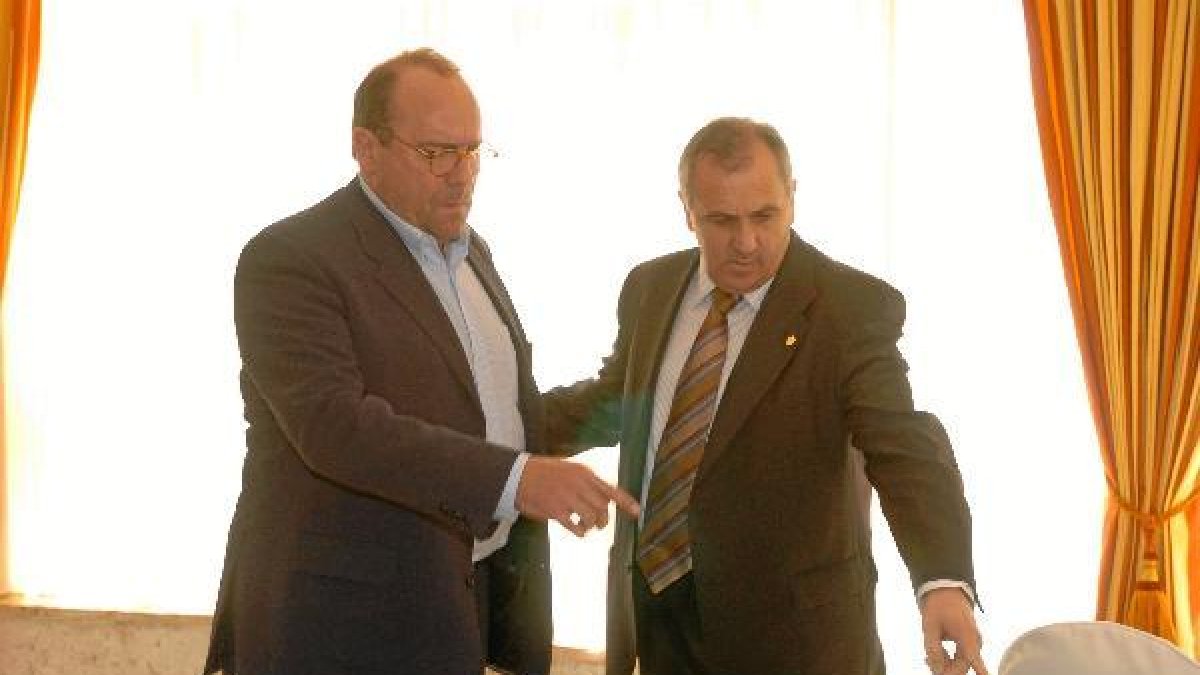 Paco Flores puso la primera piedra de la cantera en el nuevo Almería de Alfonso García.