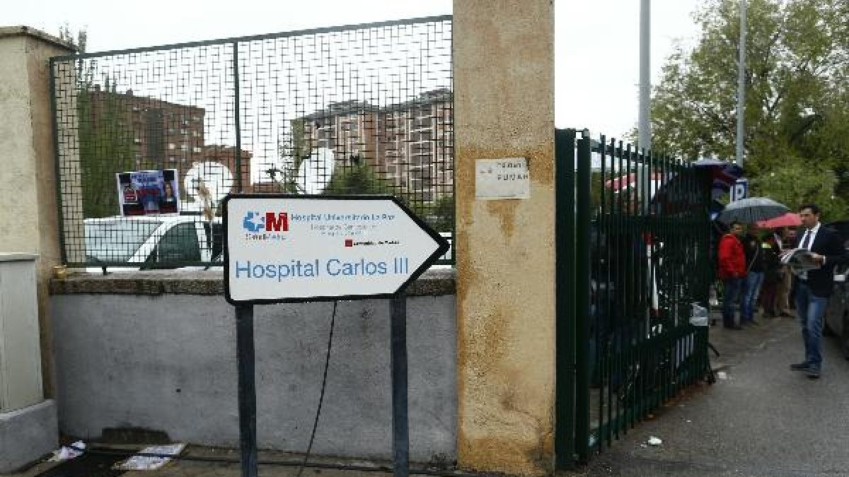 Acceso al Hospital Carlos III de Madrid.