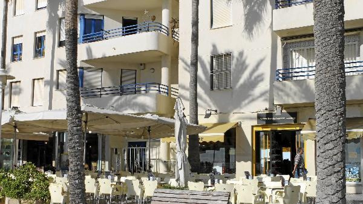 Terraza montada en el paseo marítimo