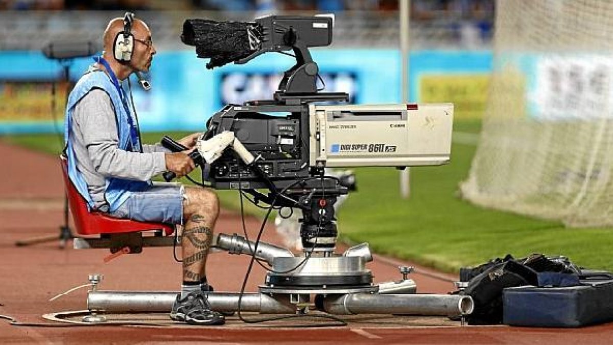 Un cámara de tv.