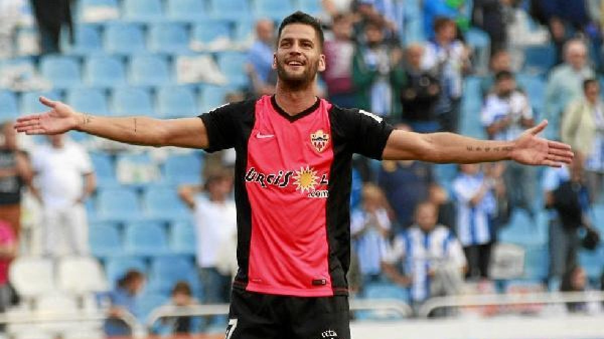 Édgar, genio y figura en el Almería.