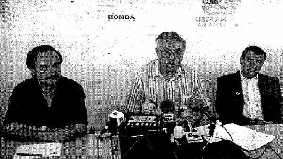 Manolo López Yebra, Gómez Pomares y Montiel en una rueda de prensa del Poli.