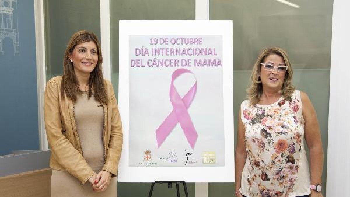 Belinda Pérez,de AMAMA, y la concejal Aránzazu Martín.