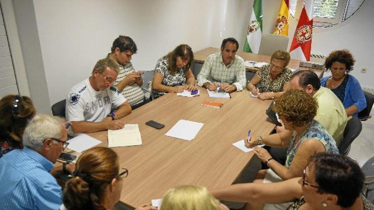 Reunión con vecinos del distrito Bahía