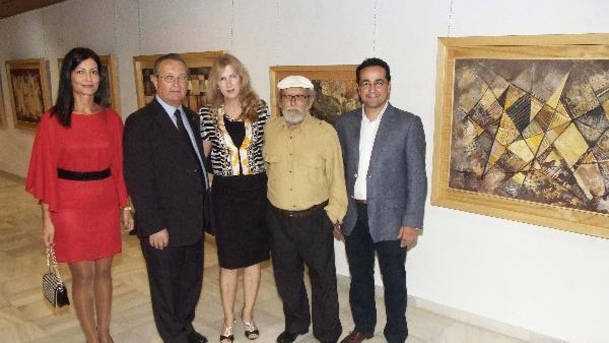 El artista junto a concejales de Roquetas y el alcalde de Baena.