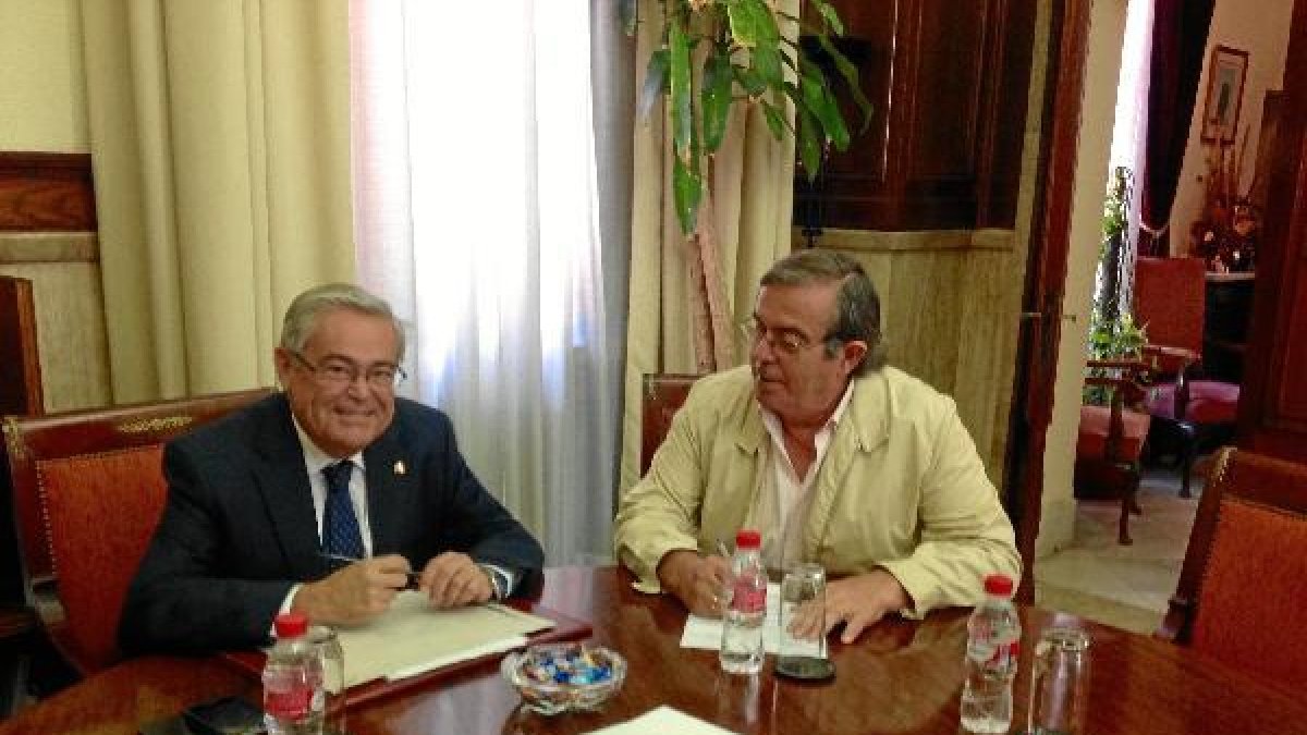 Andrés García Lorca y Miguel Ángel Castillo en la reunión de ayer.