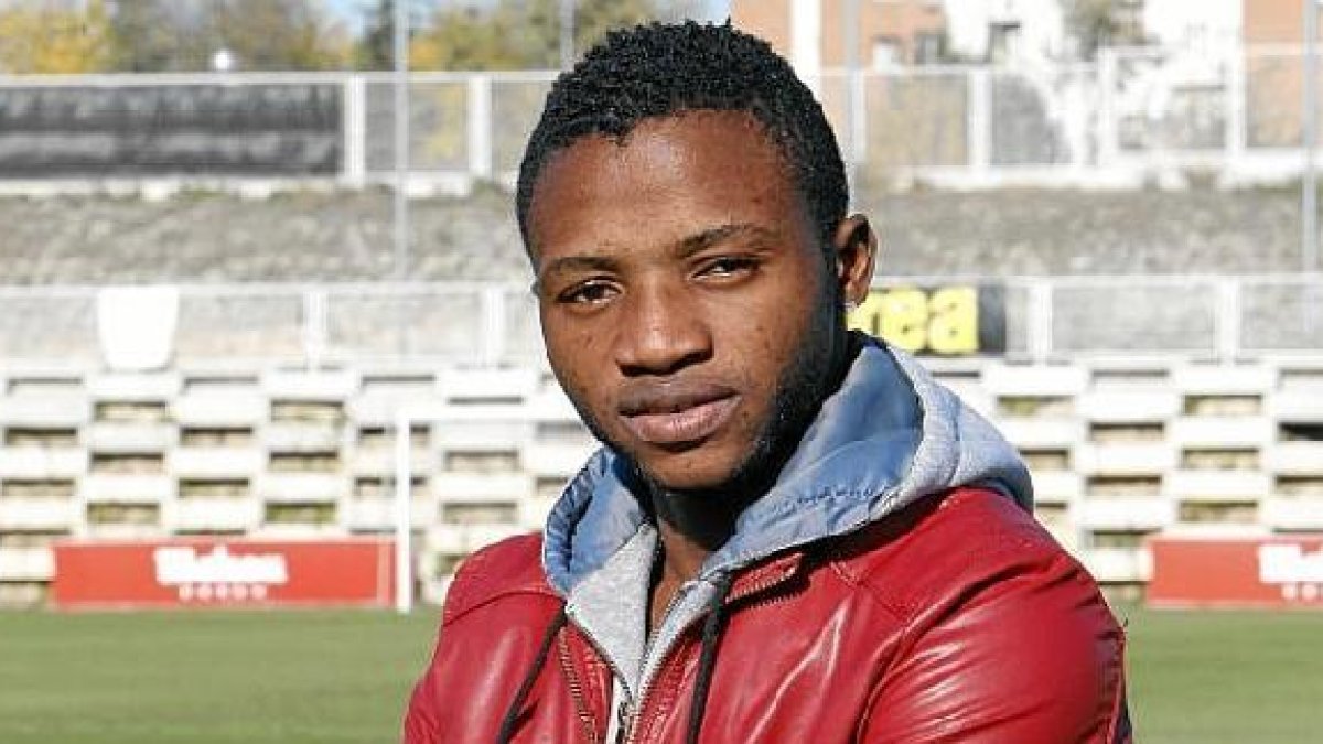 El jugador vallecano se expone a una sanción de la FIFA.