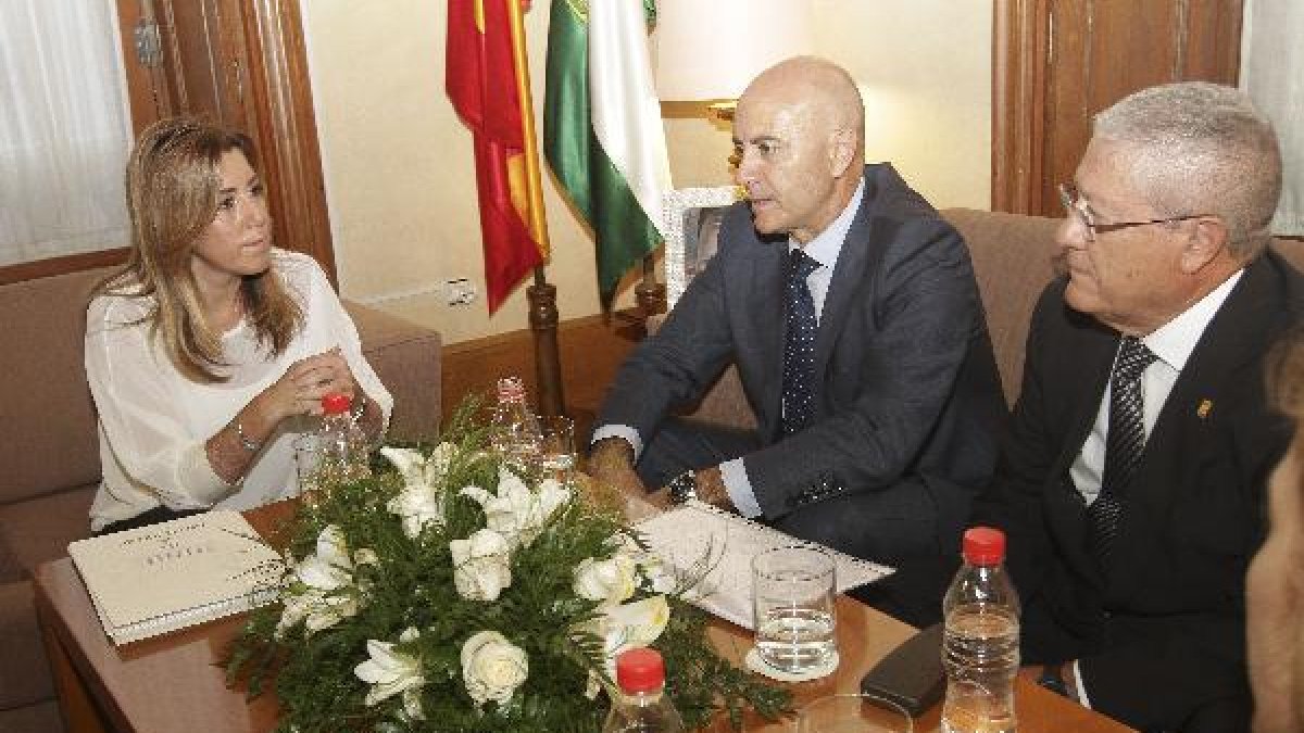 Reunón en la sede del gobierno andaluz de Díaz con los empresarios almerienses