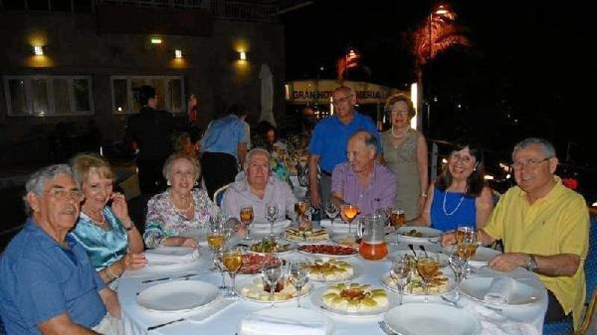 Reencuentros tras las vacaciones entre amigos.