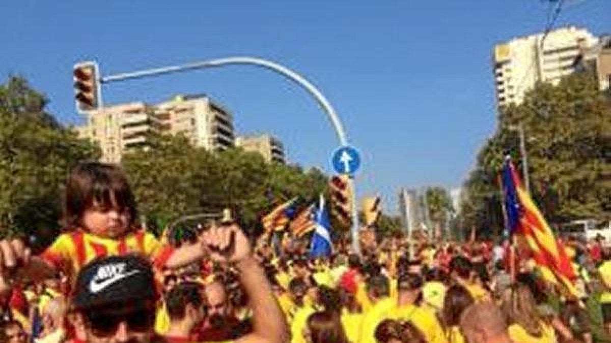 Piqué, en la Diada junto a su hijo Milan.