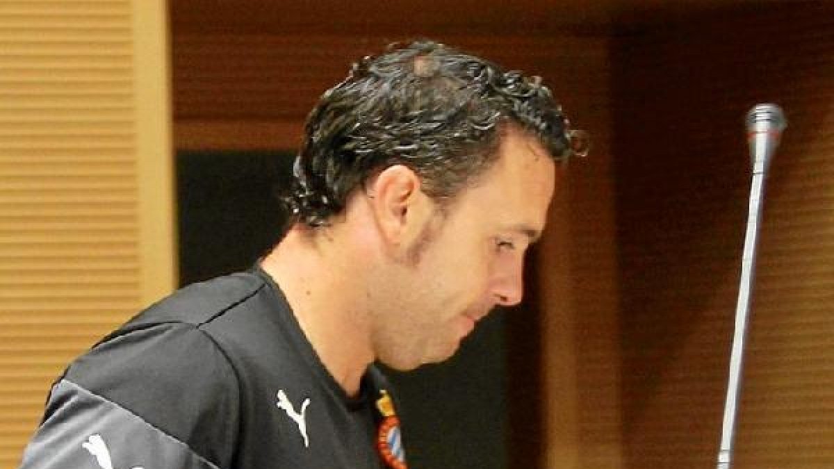 Sergio en una rueda de prensa con el Espanyol.