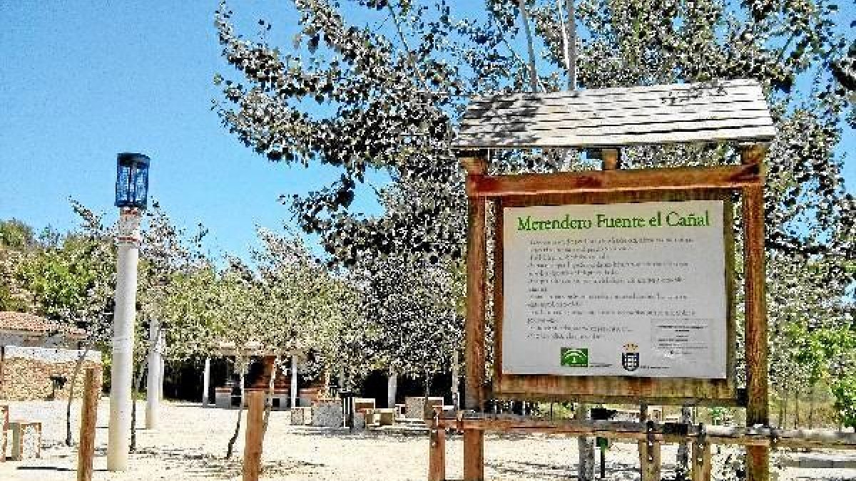 Entrada al merendero municipal.