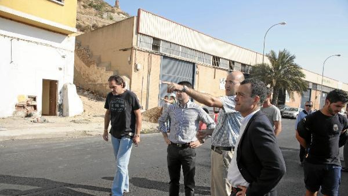 Venzal visitando las obras de Pescadería