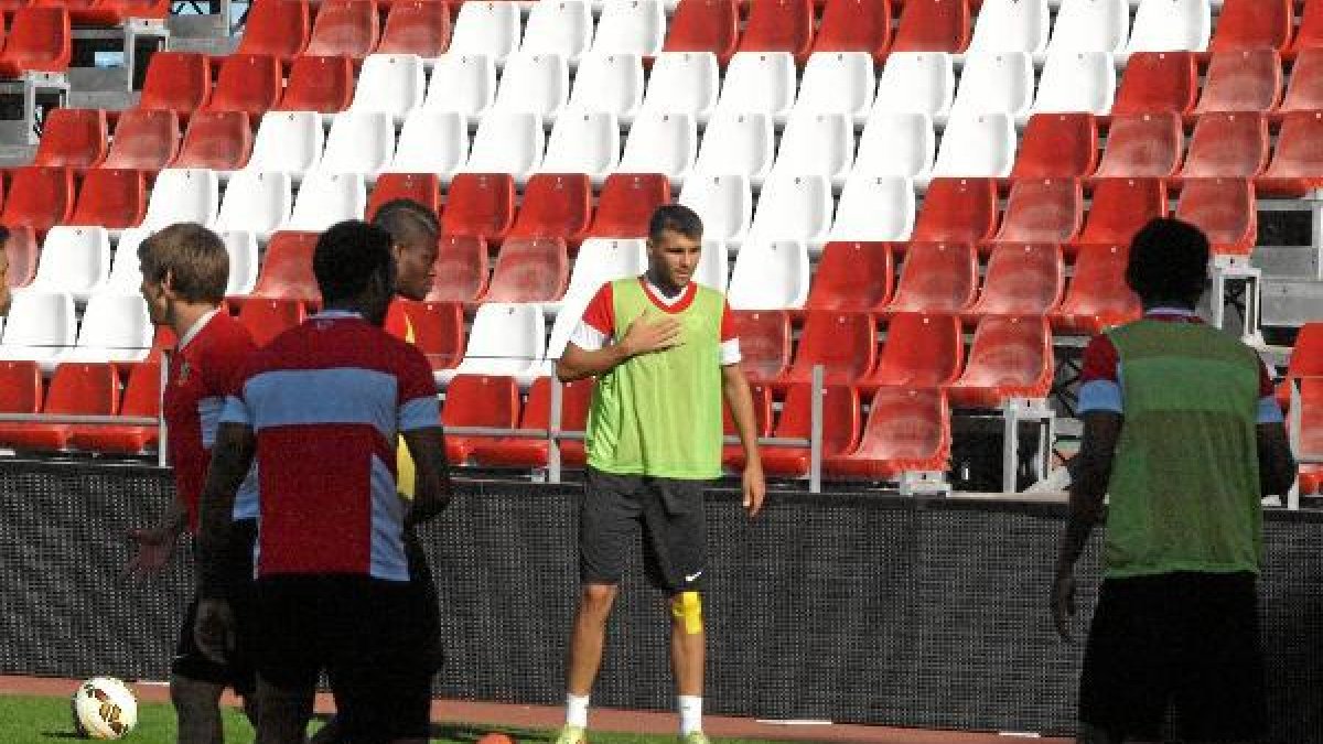 Javi Pérez, en el entrenamiento de este viernes.