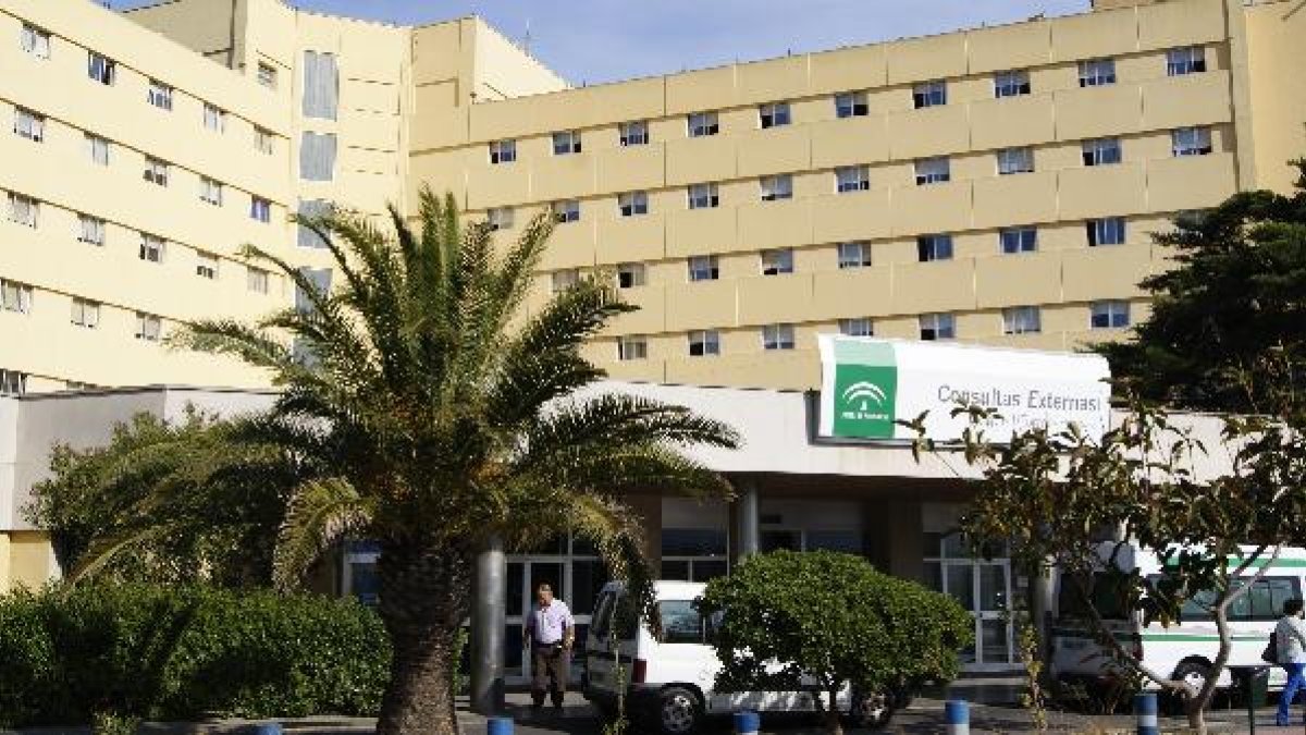 Acceso a Consultas Externas en el hospital Torrecárdenas.