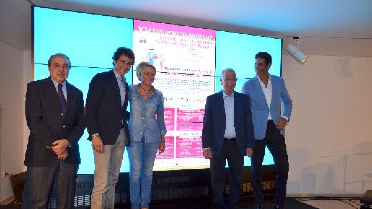 La presentación se realizó en la sala Luis María Ansón.