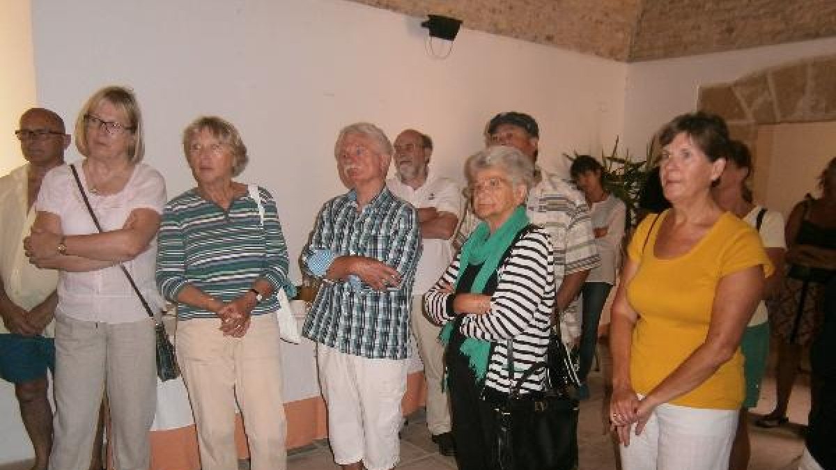 Una representación de los extranjeros que participaron en esta actividad municipal