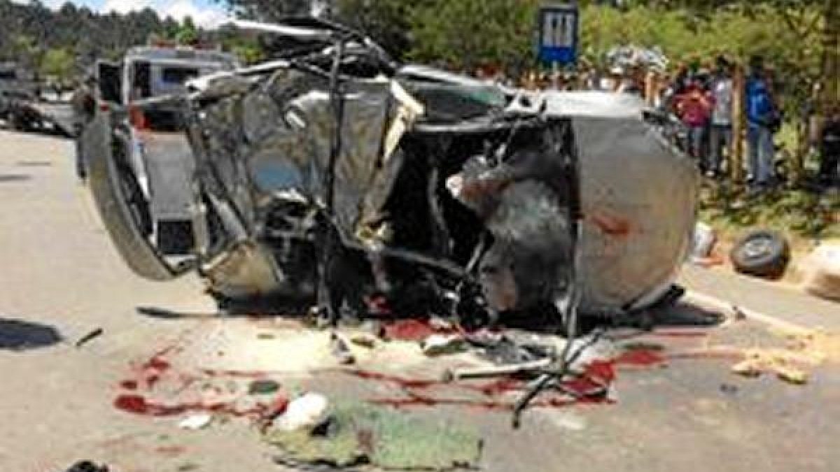 Así quedó uno de los coches implicados en el accidente.