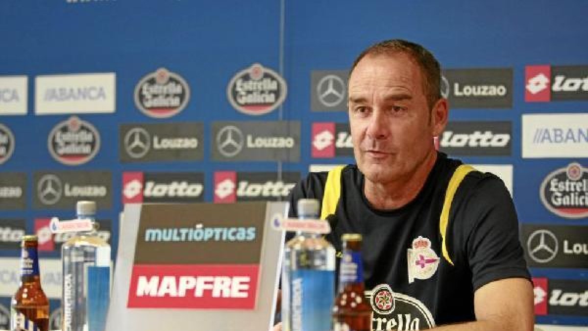 El míster del Deportivo.