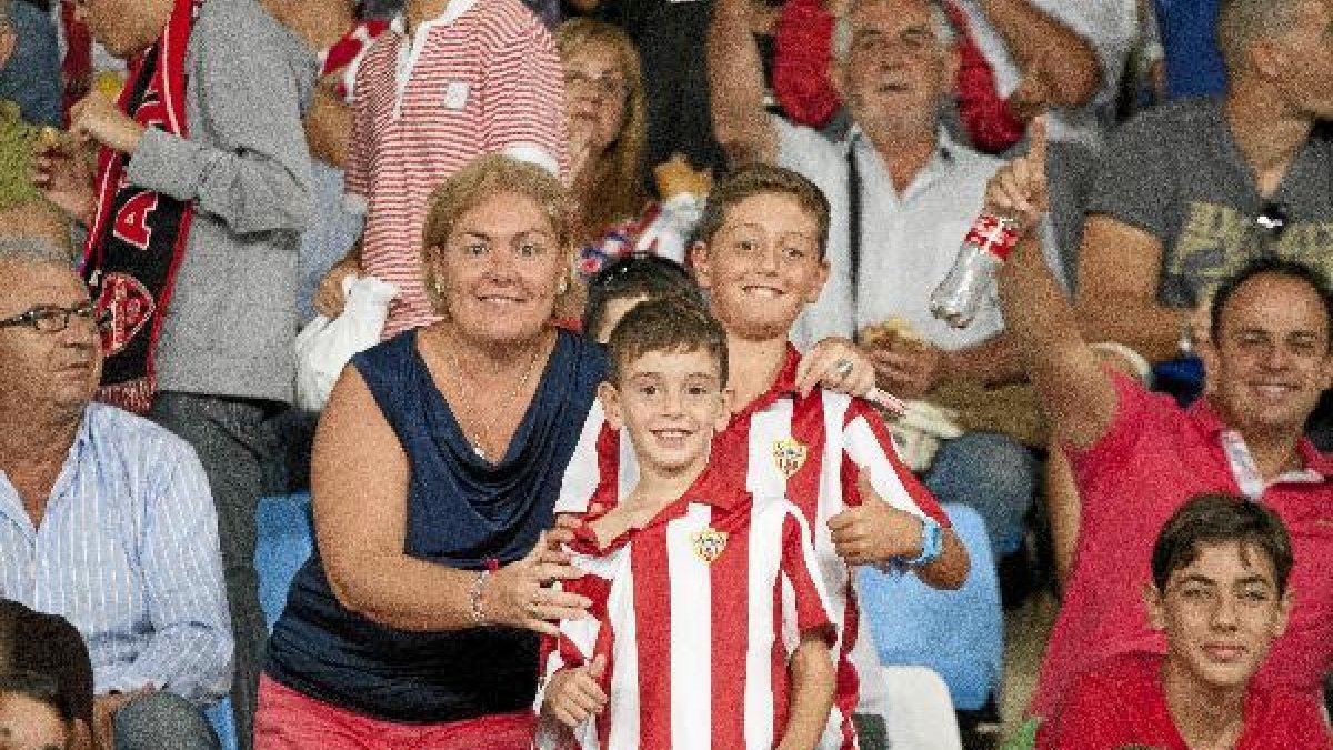 Aficionados en el partido ante el Atlético.