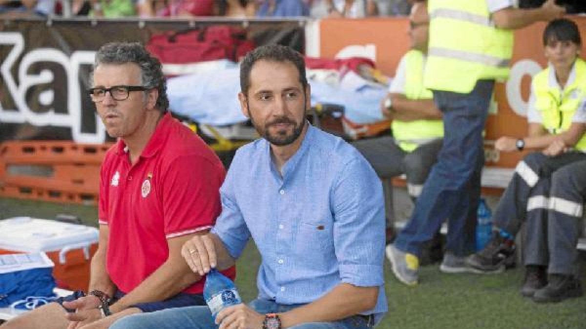 Pablo Machín vive una situación especial en el banquillo del Girona.