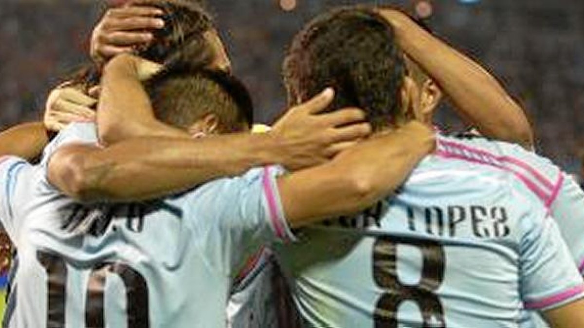 Los jugadores del Celta celebrando el triunfo.